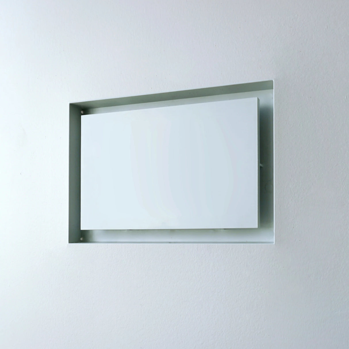 Aria Lite Flush Wall Vent Return
